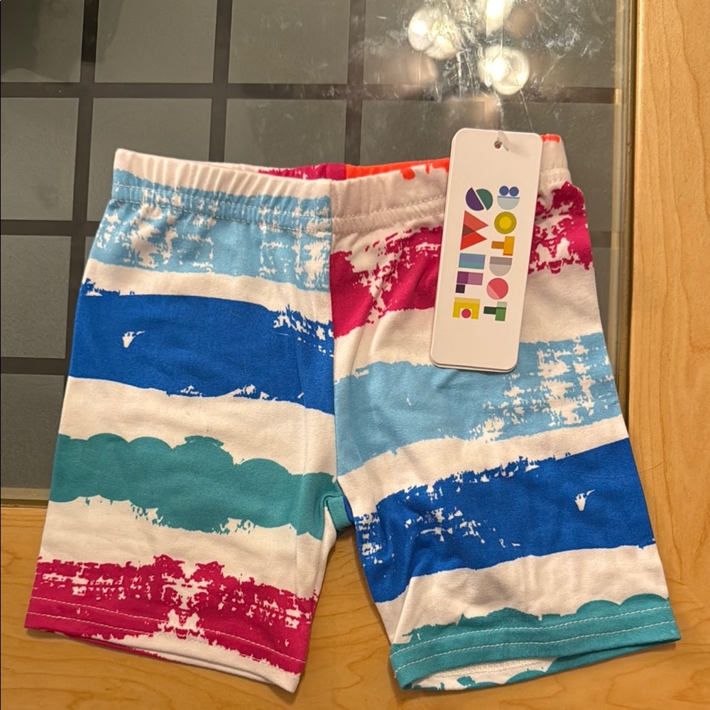 NWT. DotDotSmile kick shorts. Size 3/4.